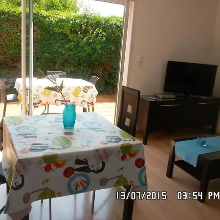 Lägenhet Le Clos Du Champ De L'amour